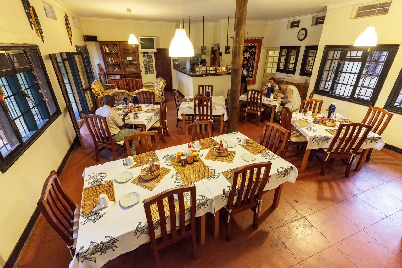 Airport Guesthouse Энтеббе Экстерьер фото
