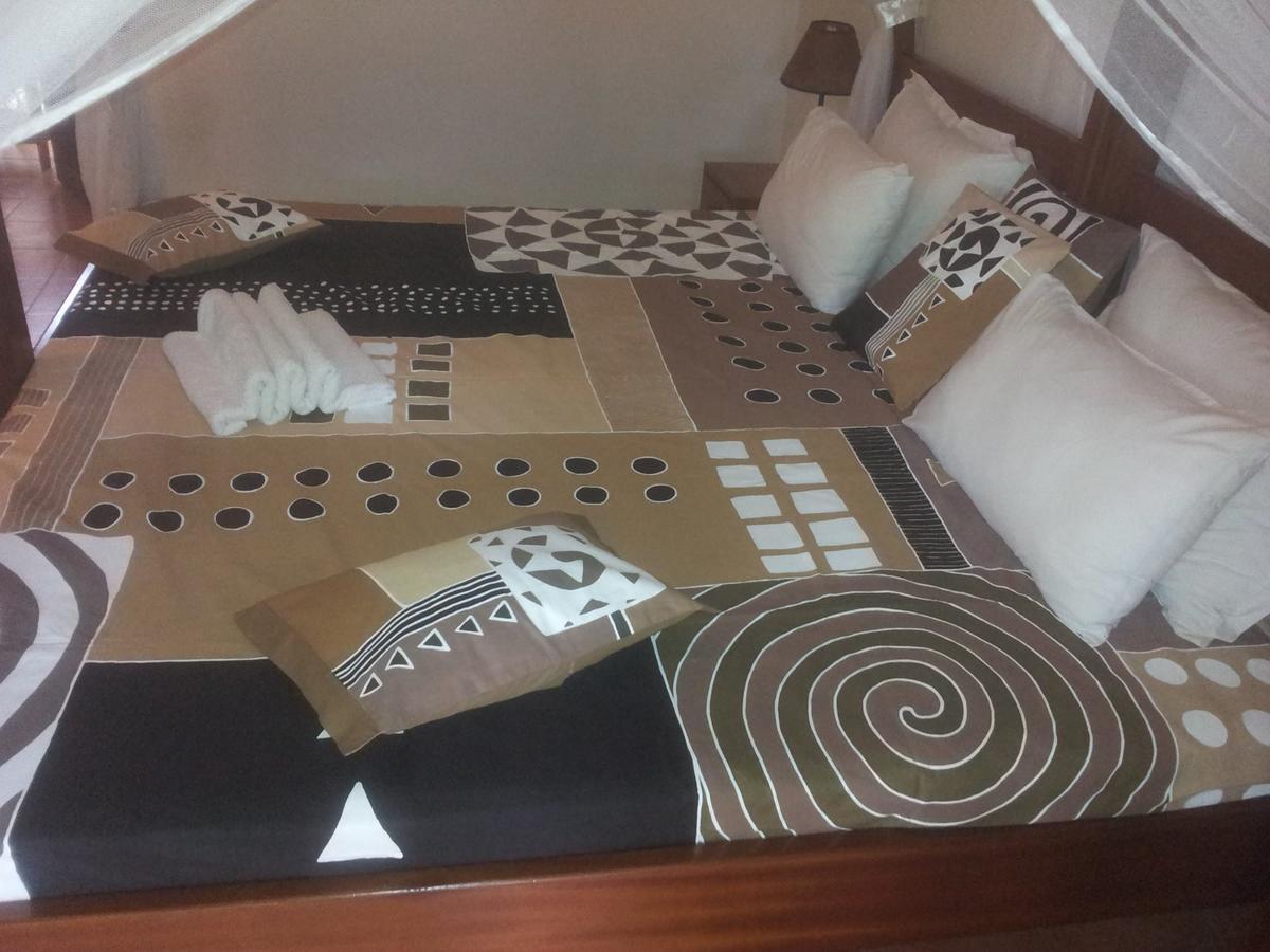 Airport Guesthouse Энтеббе Экстерьер фото